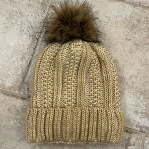 Cozy Tan Knit Beanie with Faux Fur Pom 🤎❄️